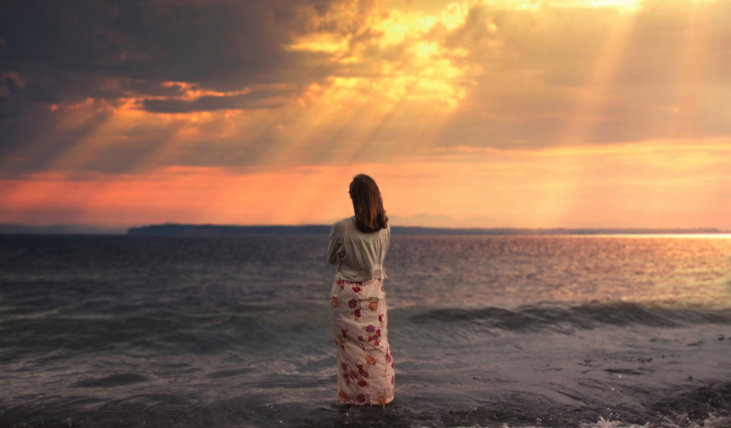 Girl And Stormy Sea wallpaper 1024x600