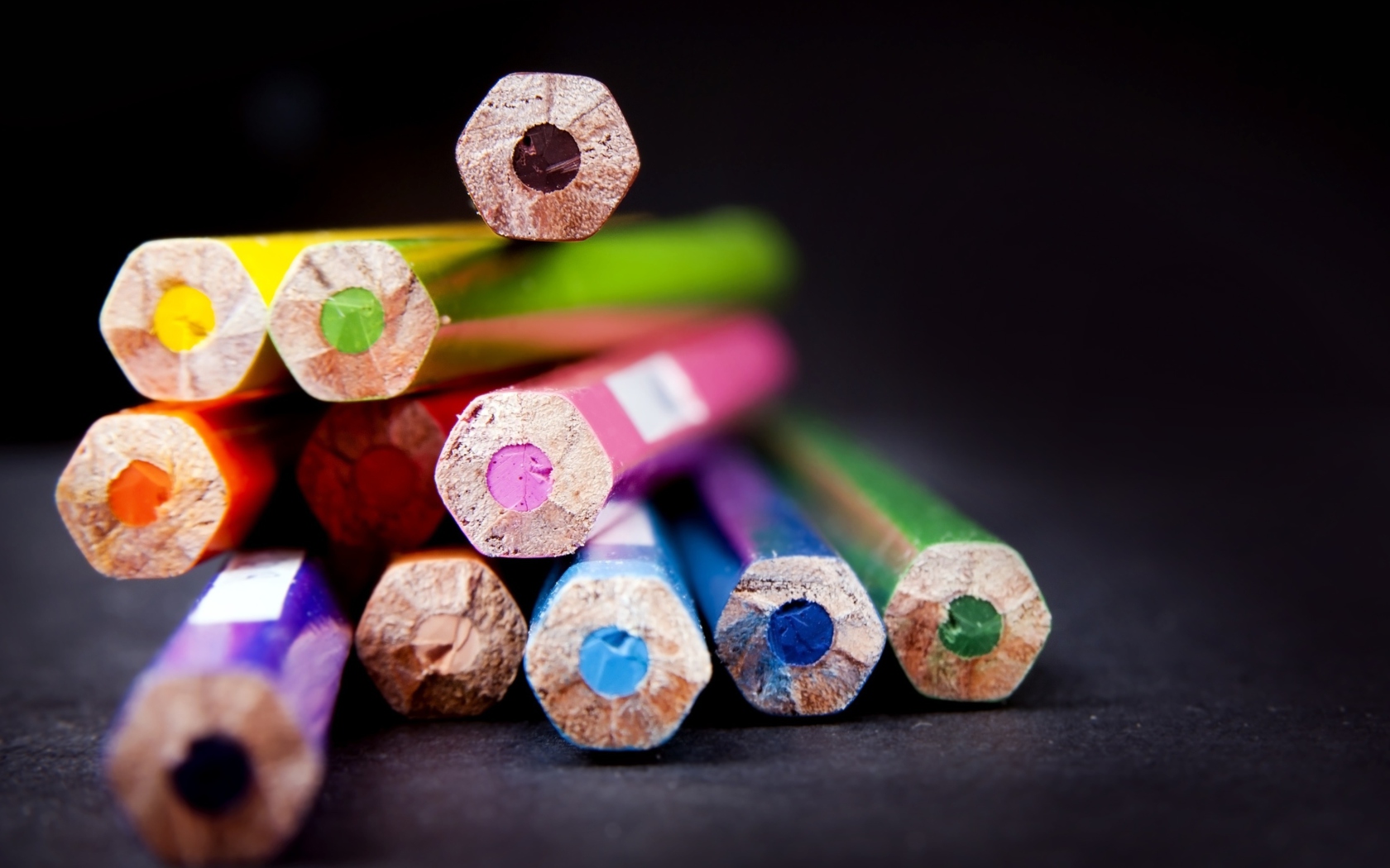 Fondo de pantalla Bright Colorful Pencils 1680x1050