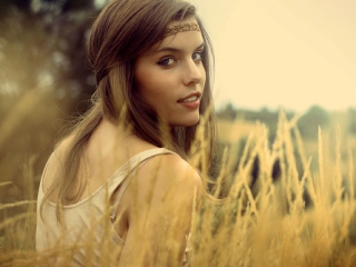 Screenshot №1 pro téma Girl Vintage Portrait 320x240