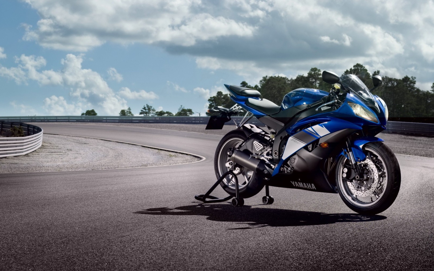 Screenshot №1 pro téma Blue Yamaha R6 1680x1050