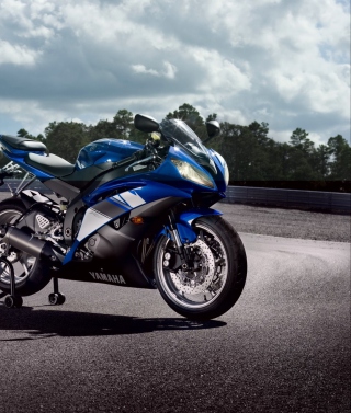 Blue Yamaha R6 Wallpaper for iPhone 5