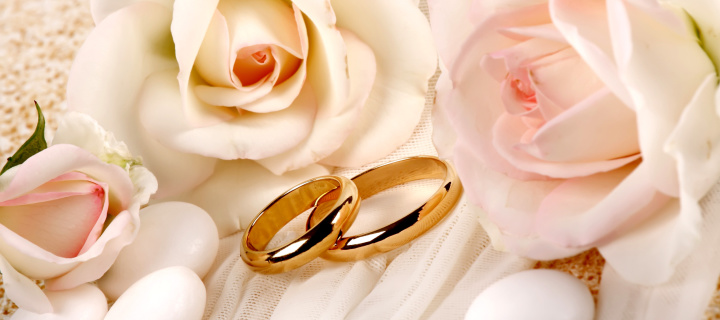 Roses and Wedding Rings wallpaper 720x320