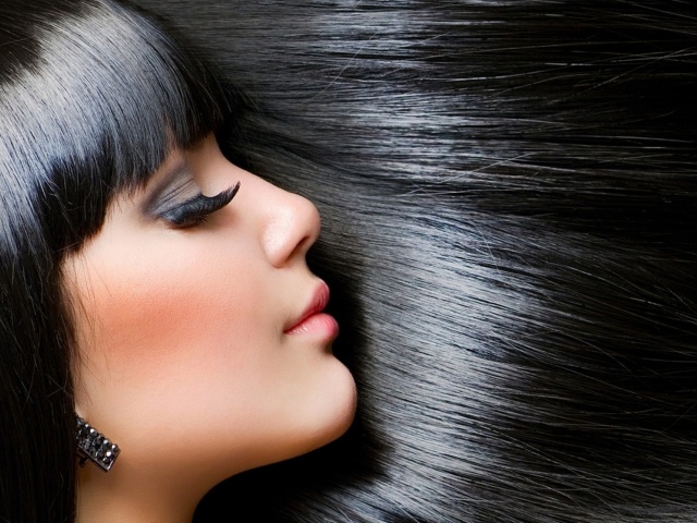 Das Brunette Makeup Wallpaper 640x480