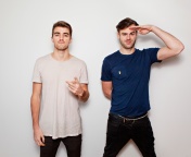 Das The Chainsmokers with Andrew Taggart and Alex Pall Wallpaper 176x144