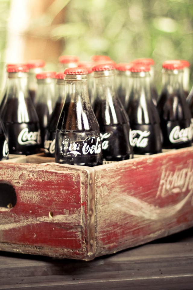 Fondo de pantalla Vintage Coca-Cola Bottles 640x960