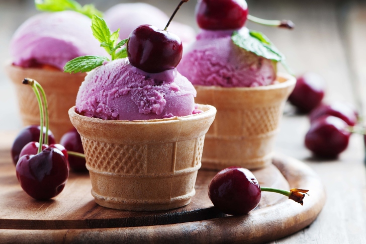 Обои Pink Ice cream scoops