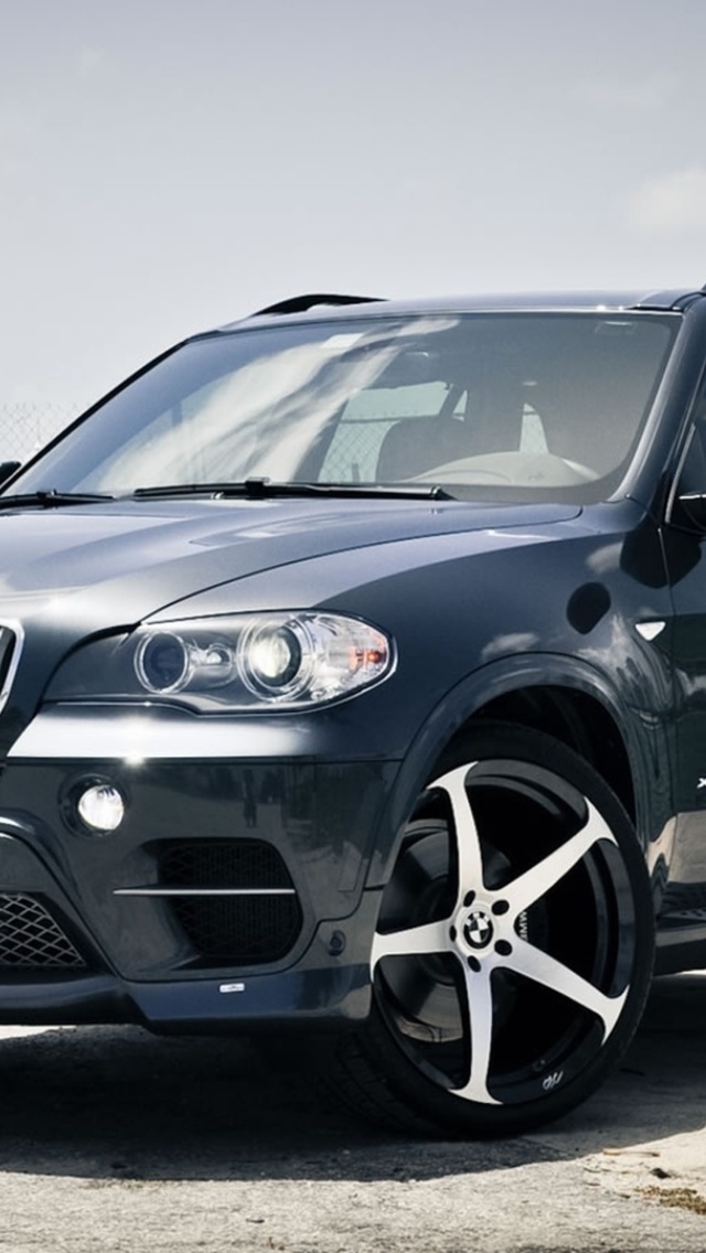 BMW X5 screenshot #1 640x1136