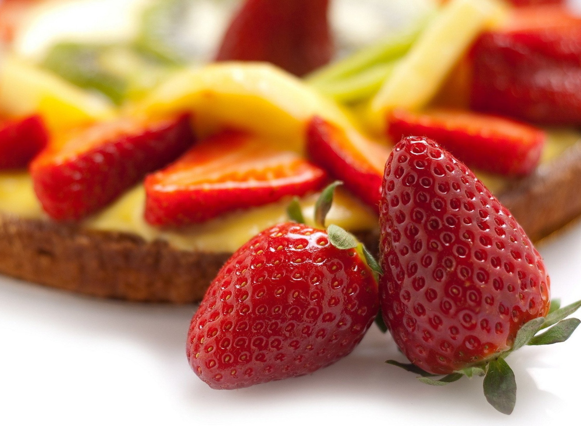 Sfondi Strawberries Cake 1920x1408