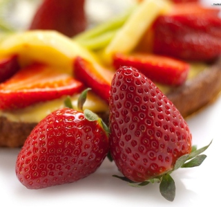 Kostenloses Strawberries Cake Wallpaper für iPad mini