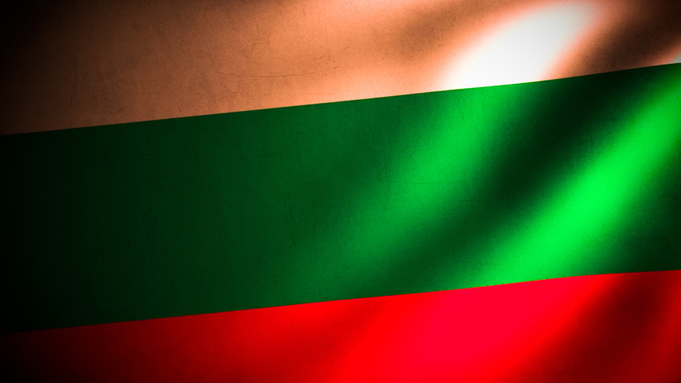 Обои Bulgaria Flag 1366x768
