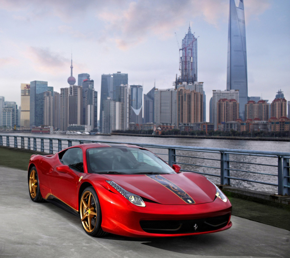 Обои Ferrari In The City 960x854