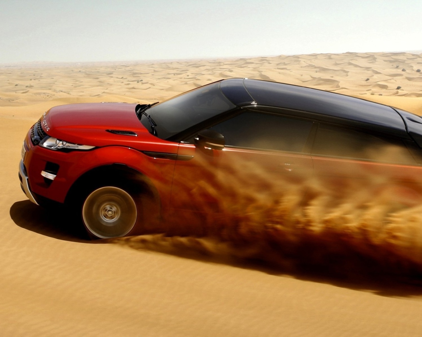 Range Rover Evoque Dubai wallpaper 1600x1280