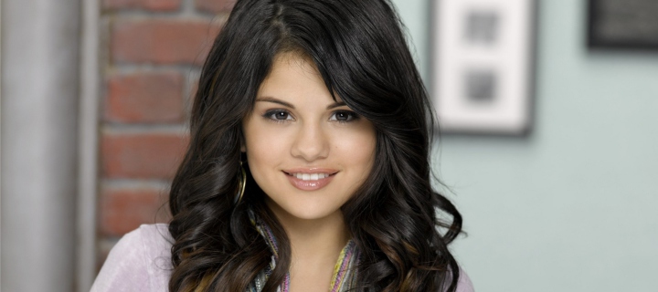 Selena Gomez screenshot #1 720x320