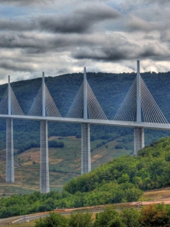 Screenshot №1 pro téma Viaduc De Millau In France 240x320