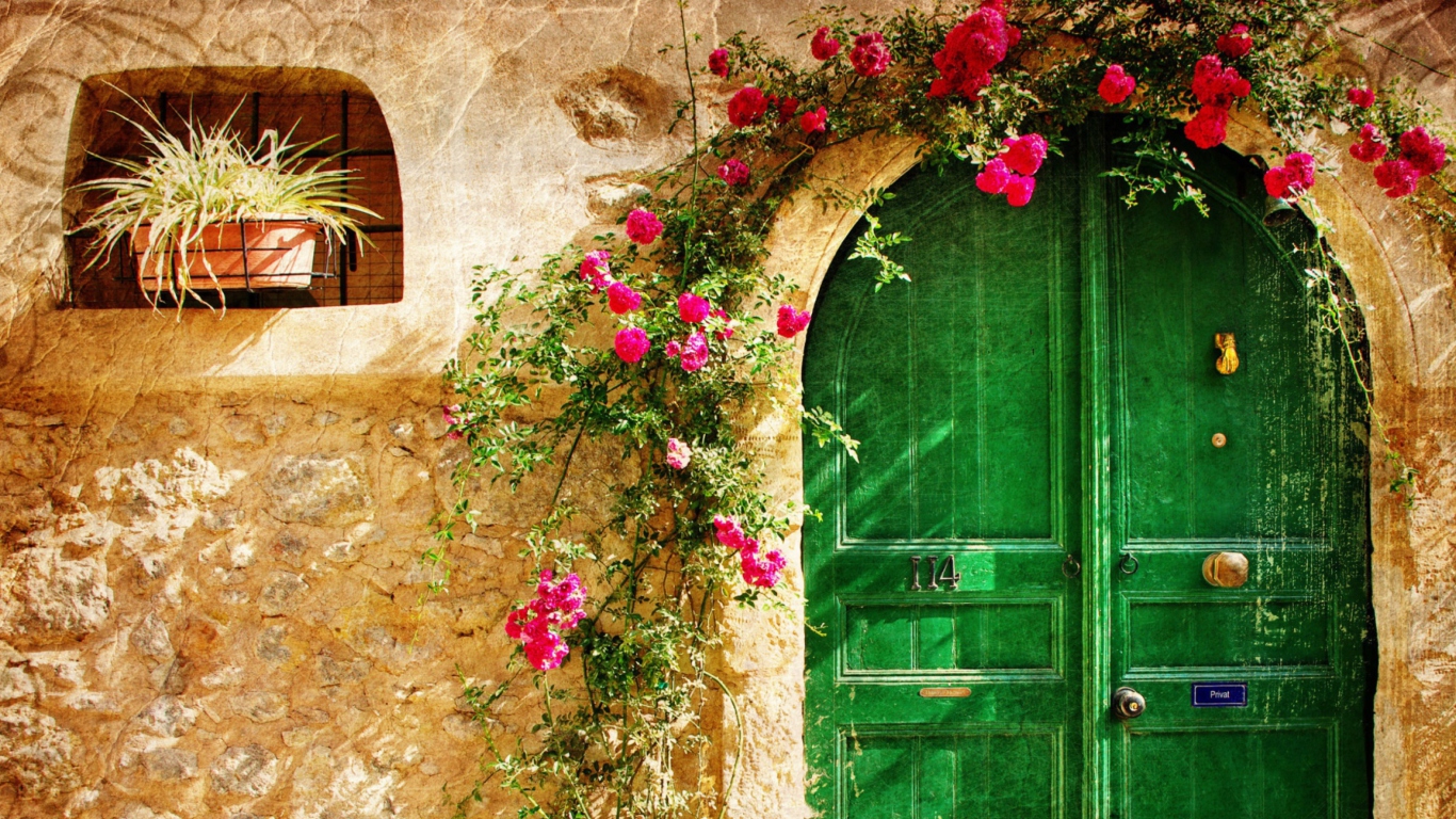 Picturesque Old House Door wallpaper 1366x768