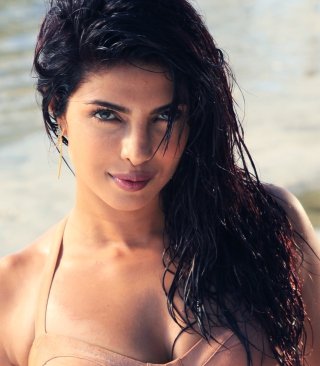 Priyanka Chopra Exotic - Obrázkek zdarma pro Nokia Asha 308