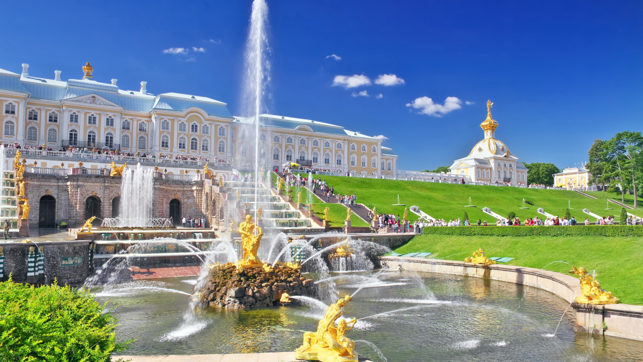 Fondo de pantalla Peterhof In Saint-Petersburg 1280x720