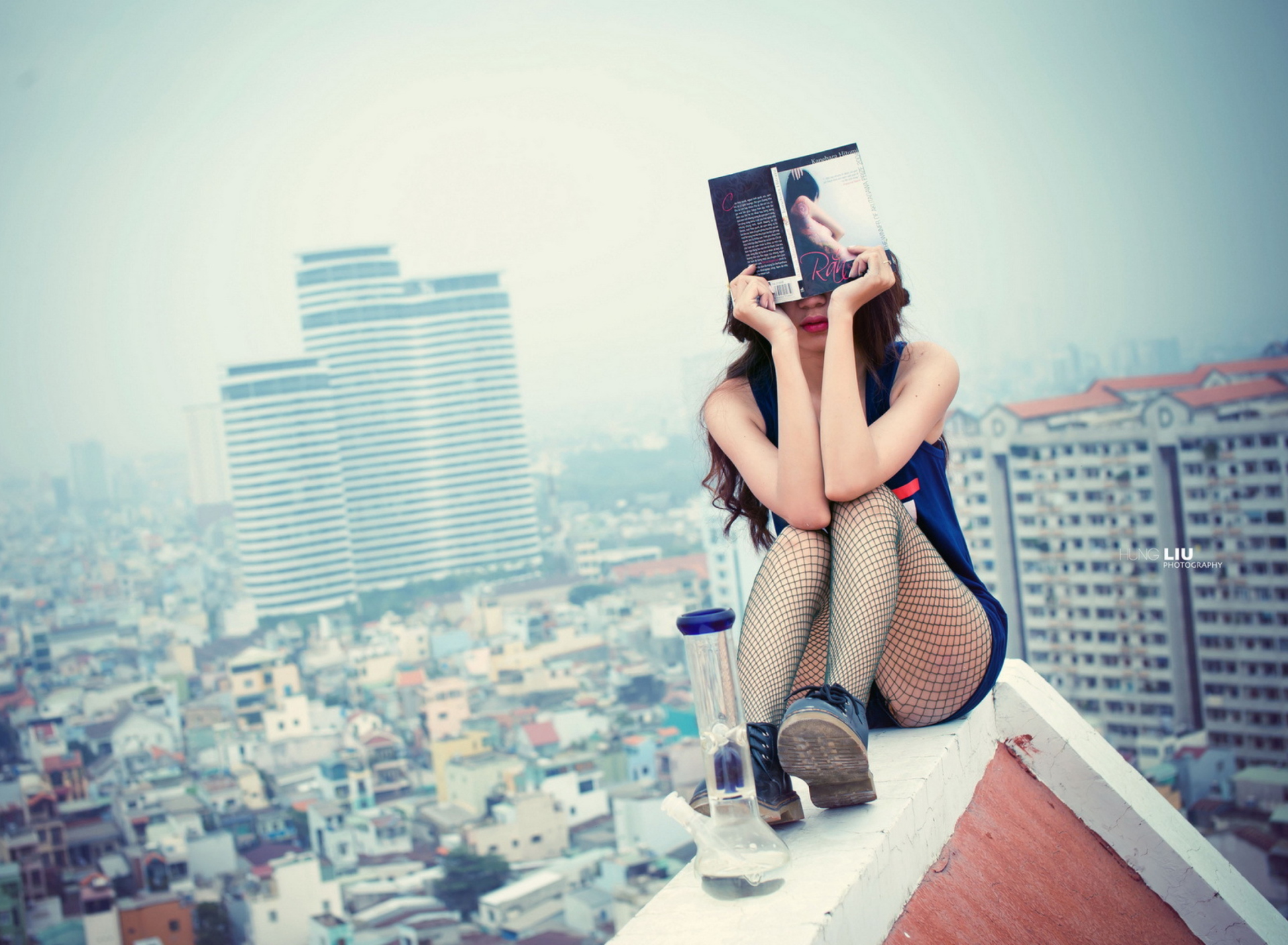 Das Girl With Book Sitting On Roof Wallpaper 1920x1408