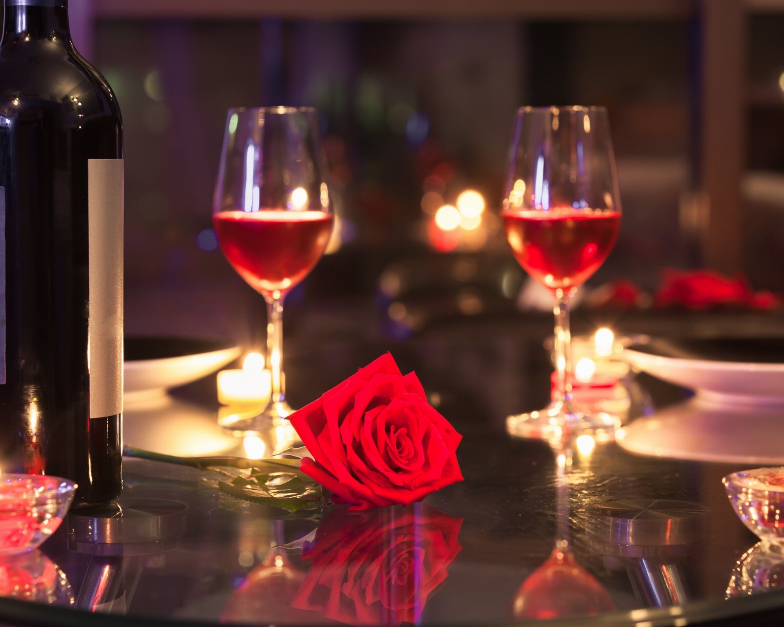 Romantic evening with wine wallpaper 1600x1280