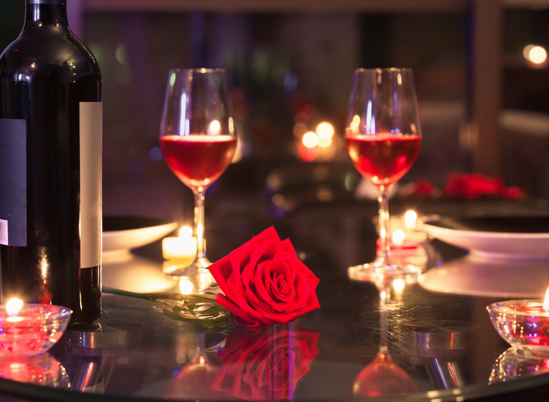 Romantic evening with wine wallpaper 1920x1408