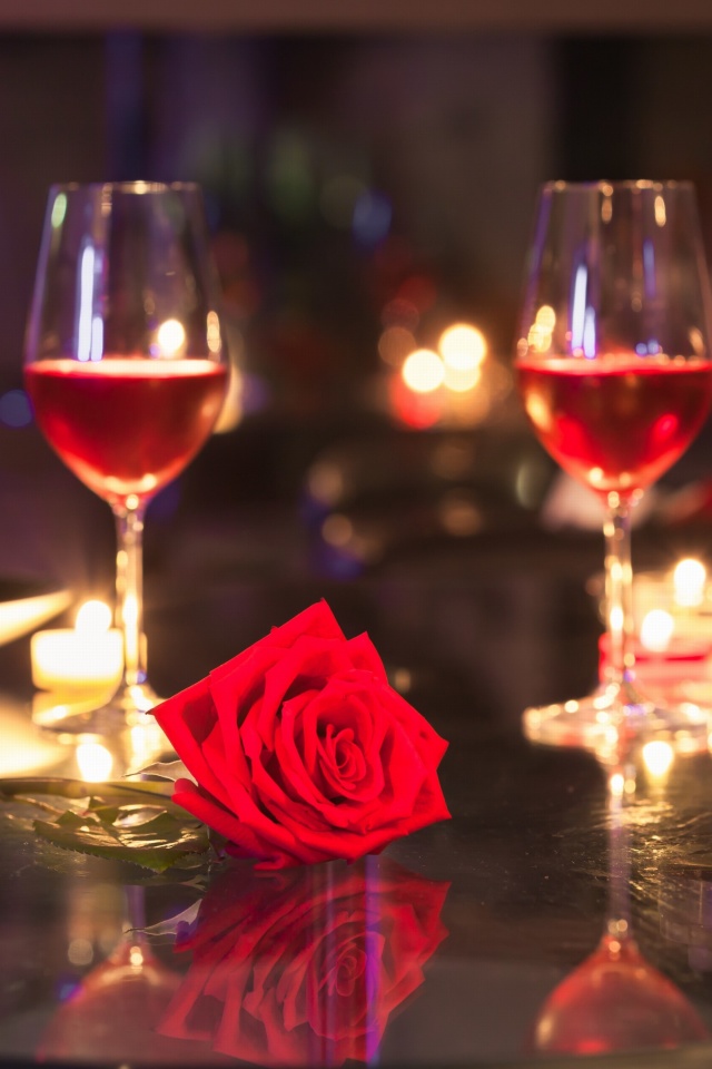 Das Romantic evening with wine Wallpaper 640x960