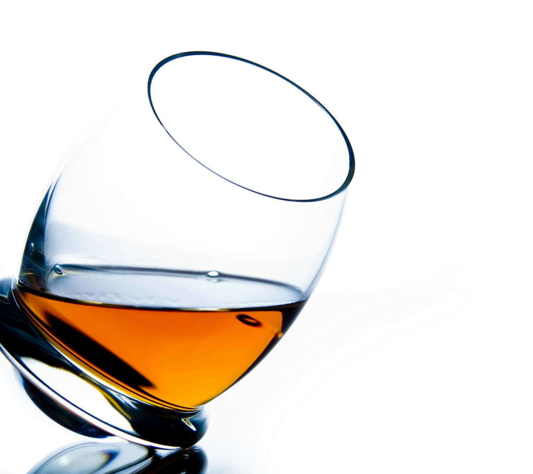 Das Cognac Glass Snifter Wallpaper 1080x960