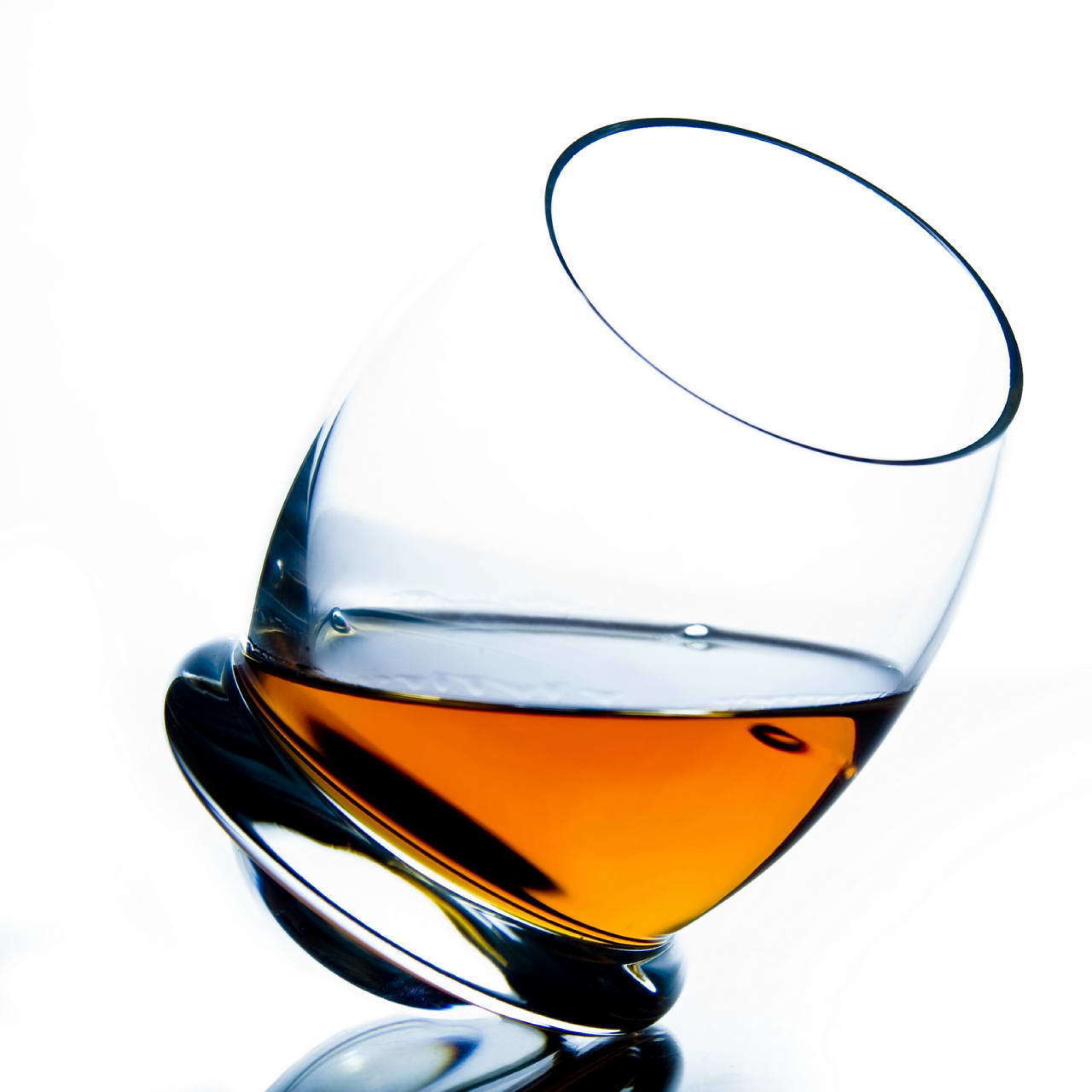 Das Cognac Glass Snifter Wallpaper 2048x2048