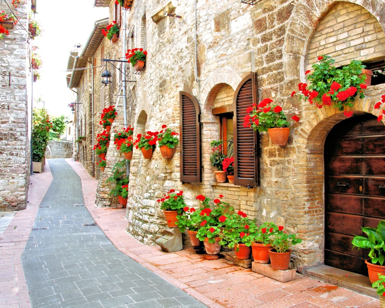 Das Italian Streets on Garda Wallpaper 1280x1024