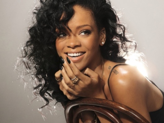 Rihanna wallpaper 320x240