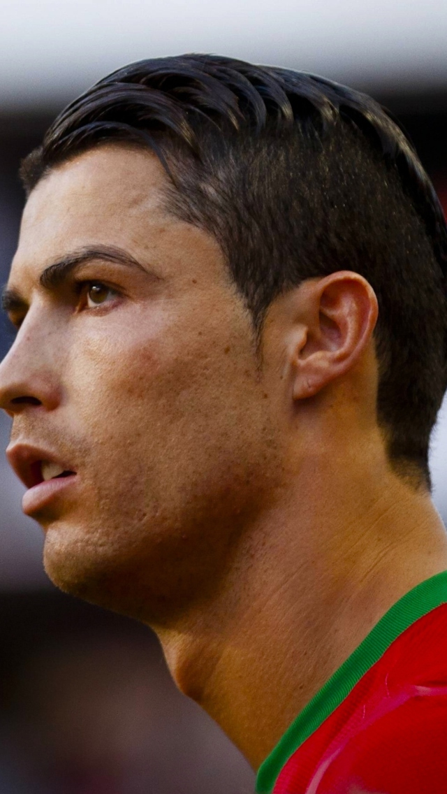 Fondo de pantalla Cristiano Ronaldo Portugal 640x1136