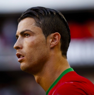 Kostenloses Cristiano Ronaldo Portugal Wallpaper für 208x208