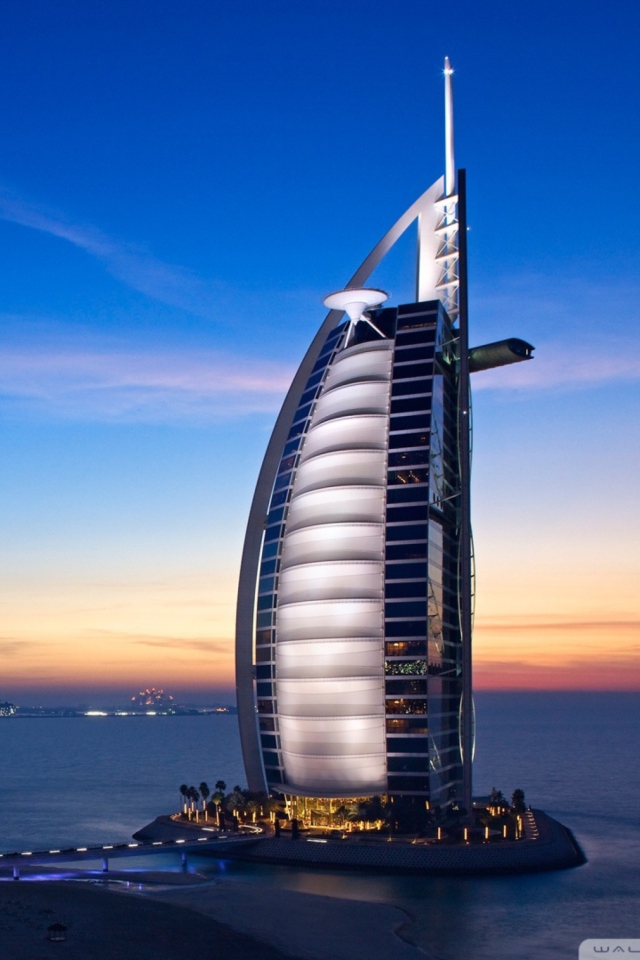 Das Tower Of Arabs In Dubai Wallpaper 640x960