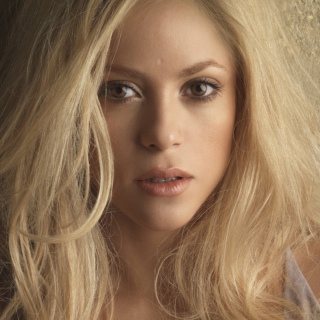 Blonde Shakira sfondi gratuiti per iPad Air