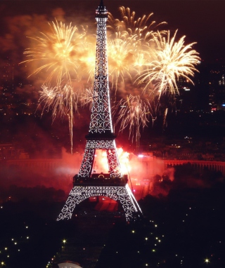 Fireworks At Eiffel Tower - Obrázkek zdarma pro 132x176