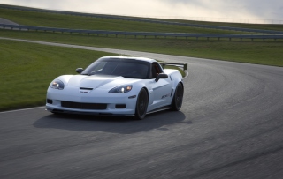 2010 Chevrolet Corvette Z06 Concept - Obrázkek zdarma pro 1024x600