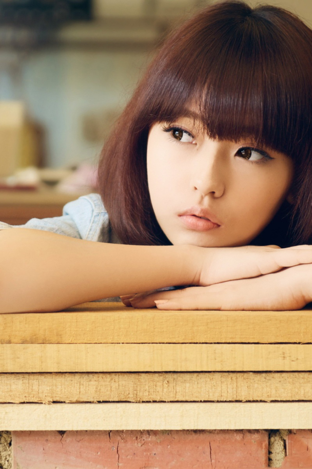 Cute Asian Girl In Thoughts screenshot #1 640x960