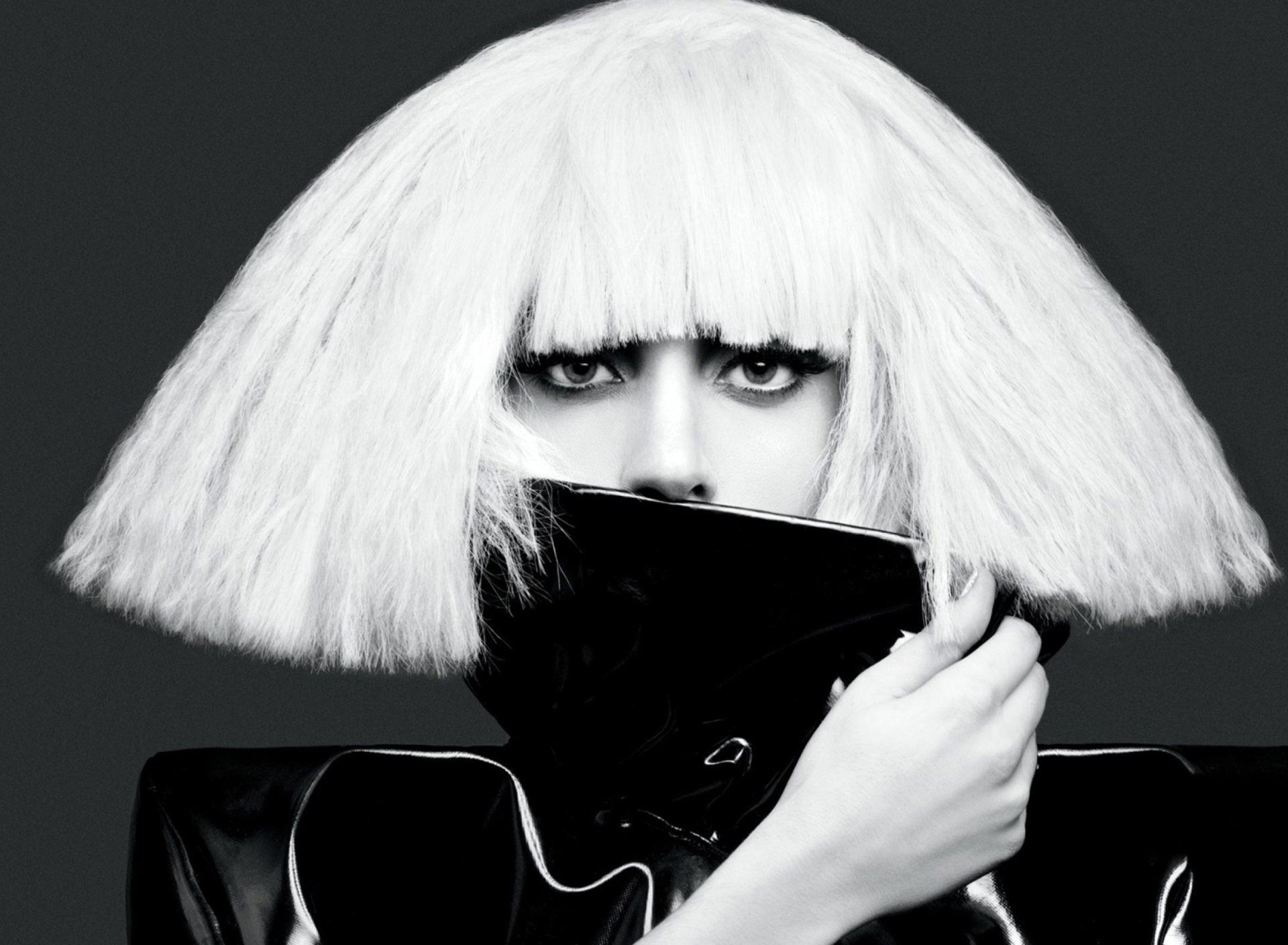 Обои Lady Gaga Black And White 1920x1408