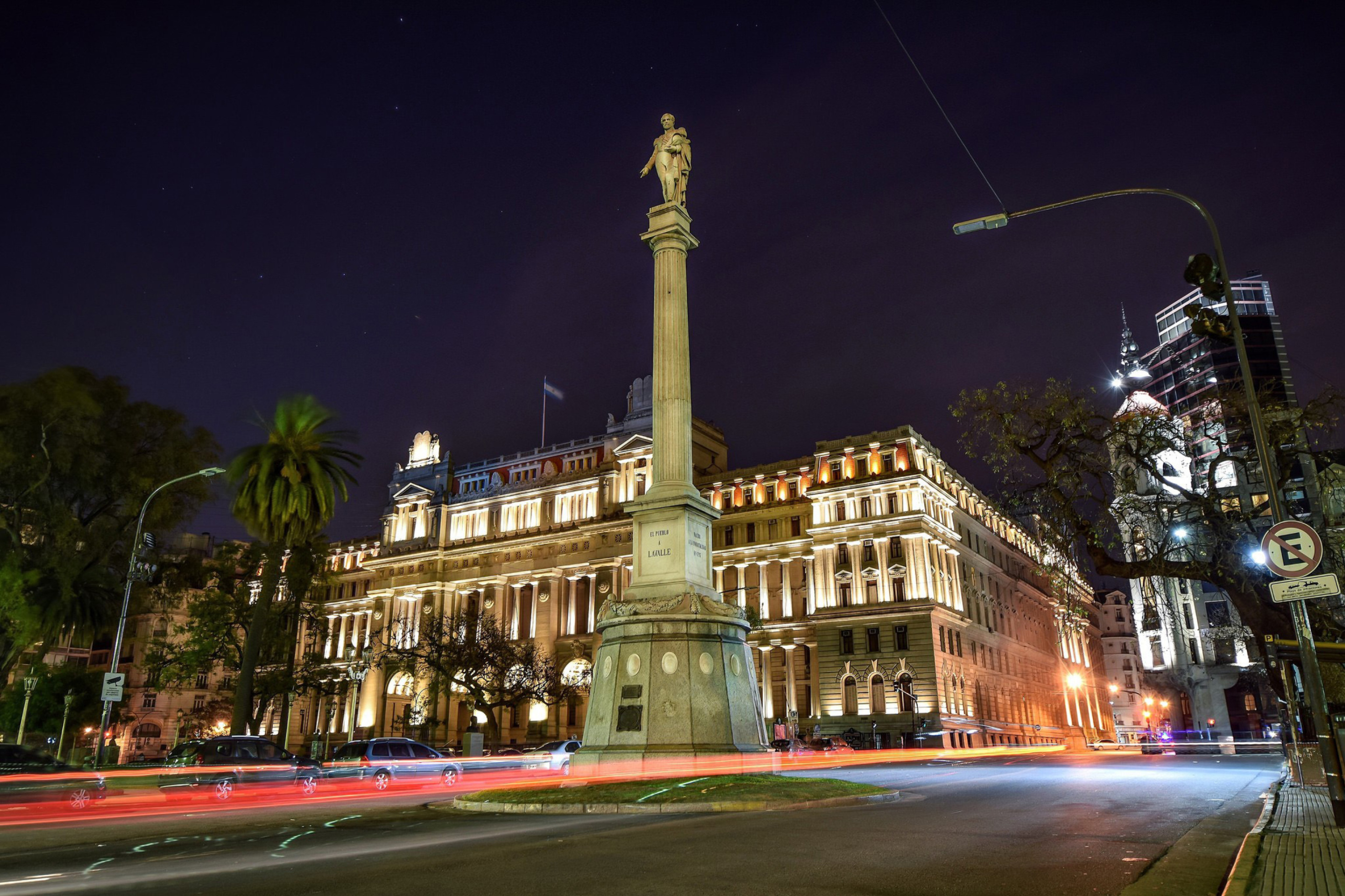 City in Argentina wallpaper 2880x1920