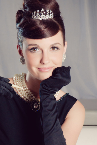 Das Audrey Hepburn Wallpaper 320x480