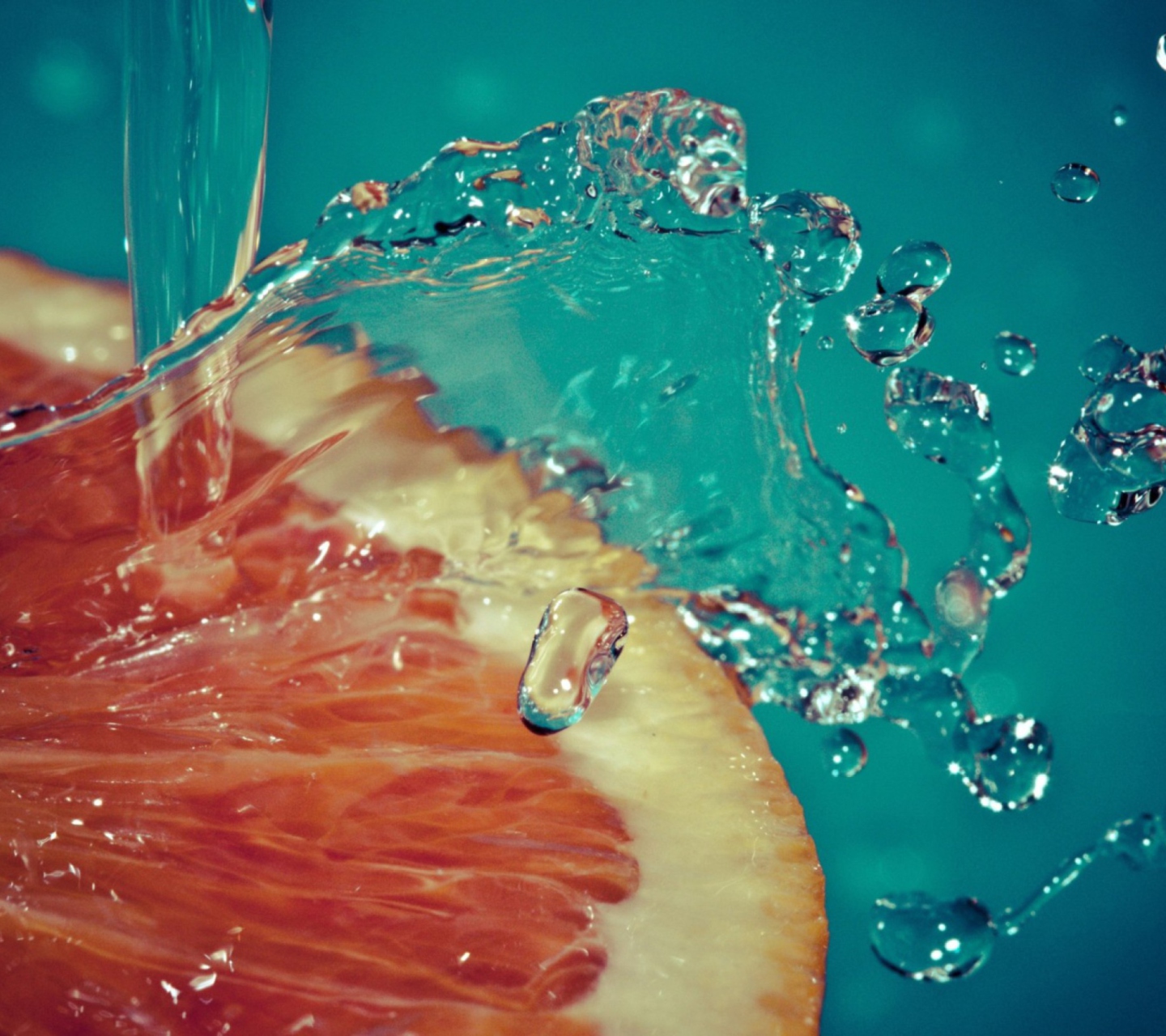 Screenshot №1 pro téma Orange Slice In Water Drops 1440x1280