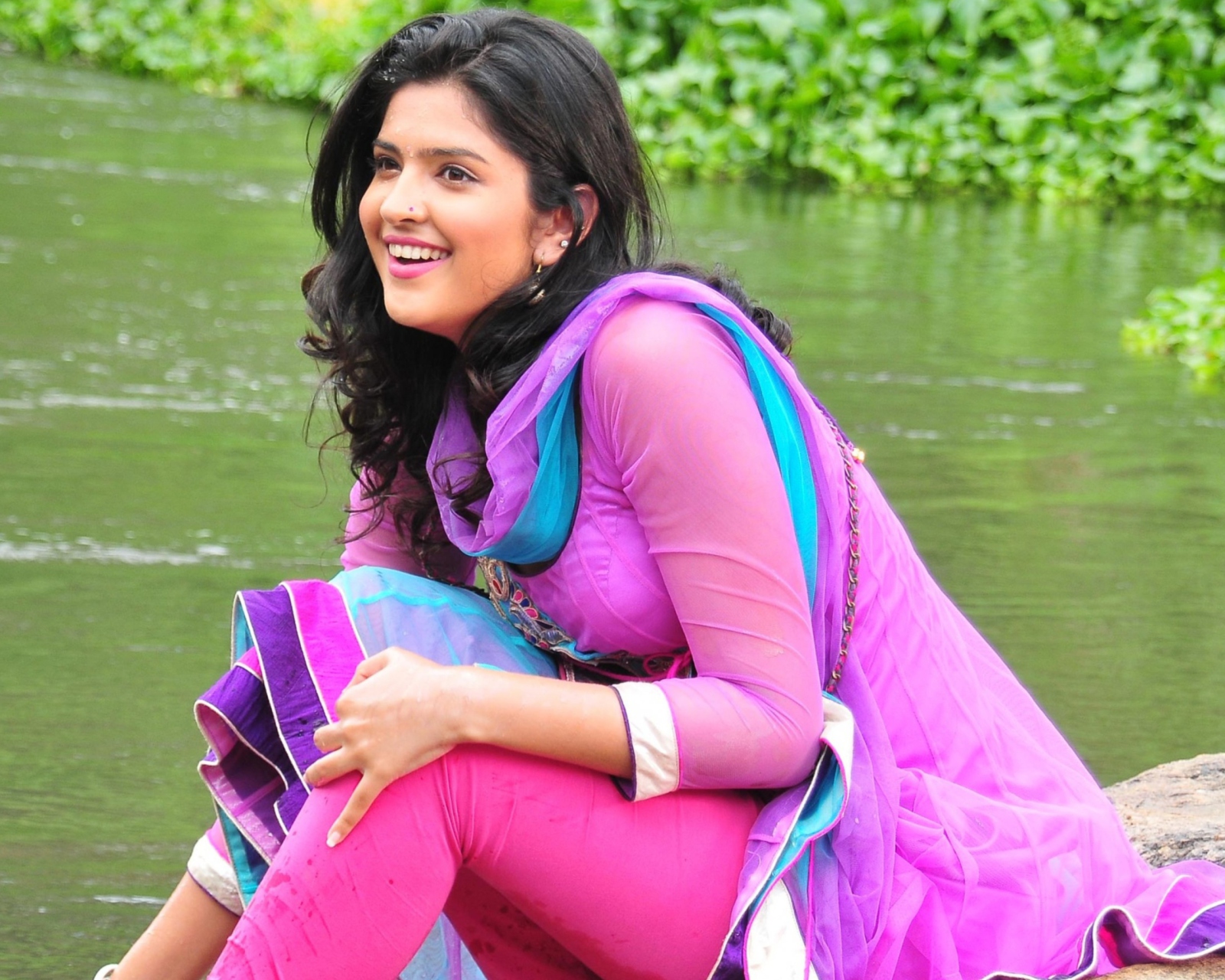 Fondo de pantalla Deeksha Seth 1600x1280