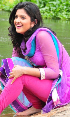 Обои Deeksha Seth 240x400