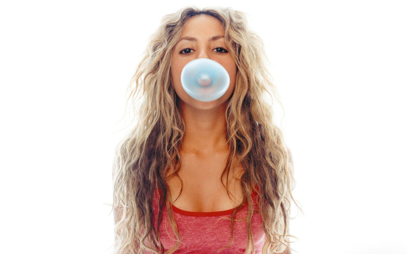 Screenshot №1 pro téma Shakira And Bubble Gum 1680x1050
