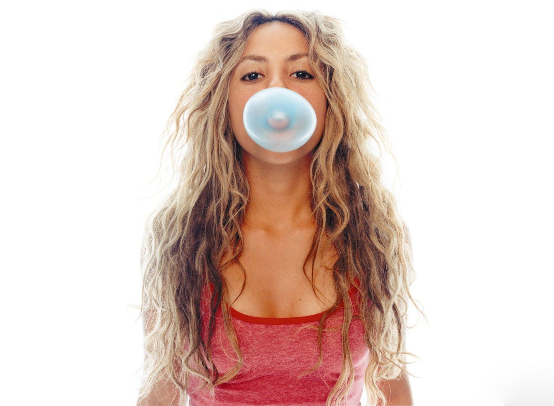 Fondo de pantalla Shakira And Bubble Gum 1920x1408