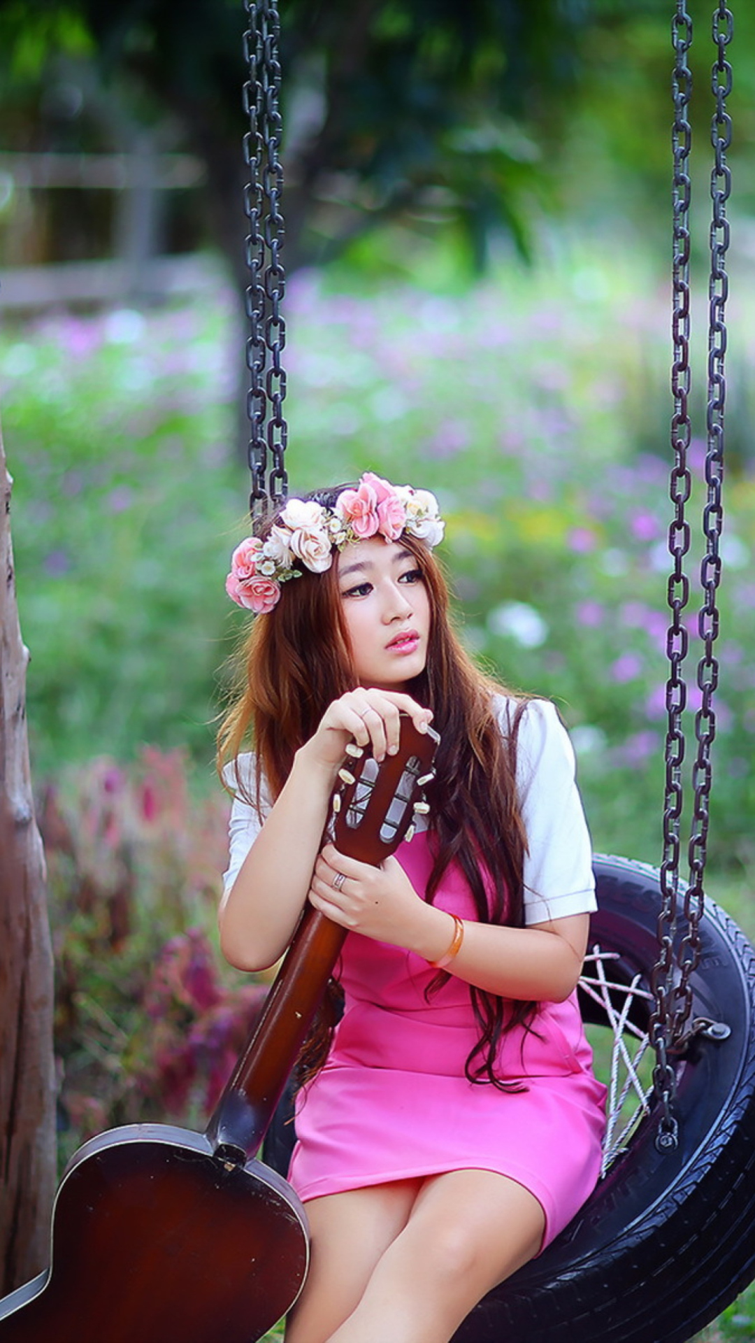 Screenshot №1 pro téma Pretty Asian Girl In Pink Dress And Flower Wreath 1080x1920
