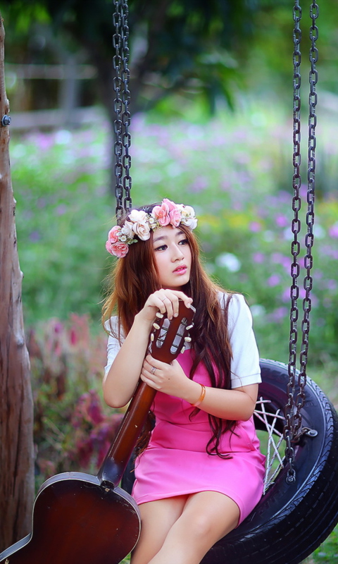 Pretty Asian Girl In Pink Dress And Flower Wreath screenshot #1 480x800