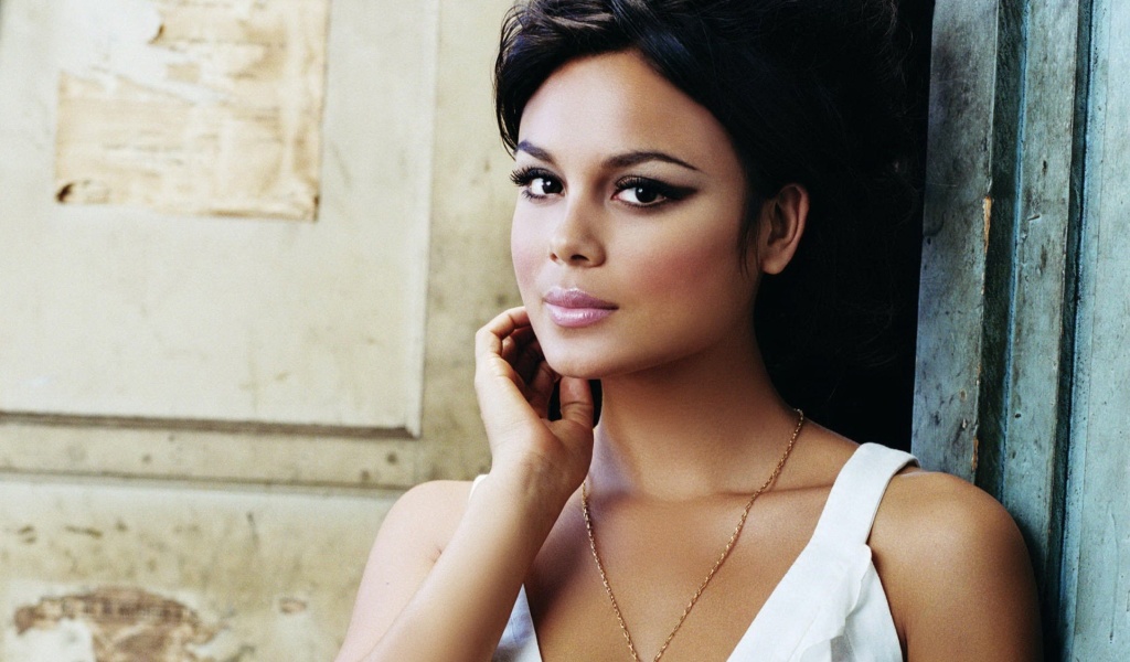 Screenshot №1 pro téma Nathalie Kelley, Fast and Furious 1024x600
