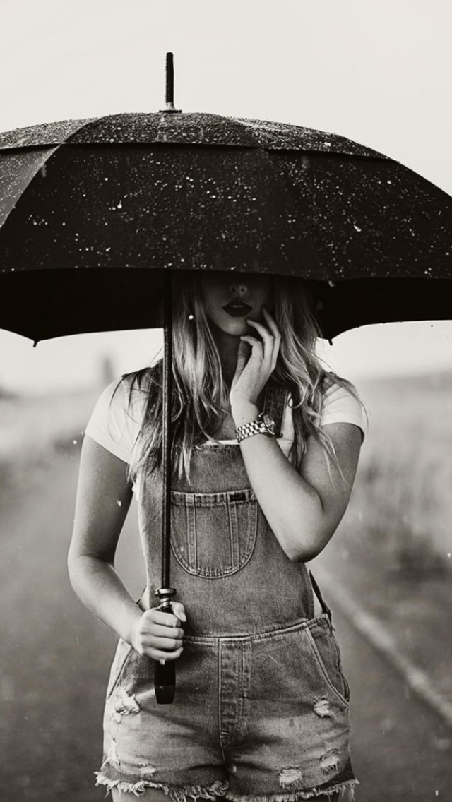Sfondi Girl Under Black Umbrella 640x1136
