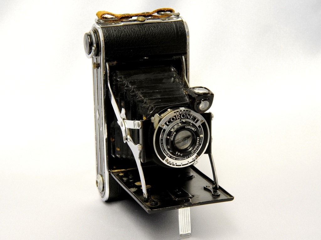 Обои Coronet Vintage Retro Camera 1024x768
