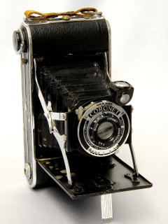 Fondo de pantalla Coronet Vintage Retro Camera 240x320
